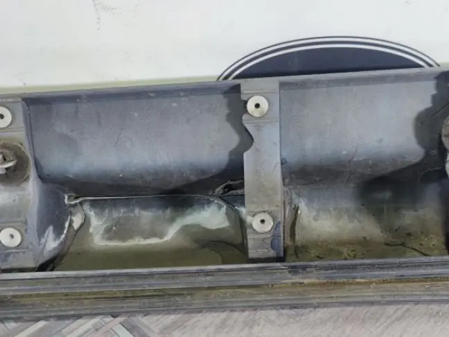 Молдинг передний правый  Range Rover Sport L320