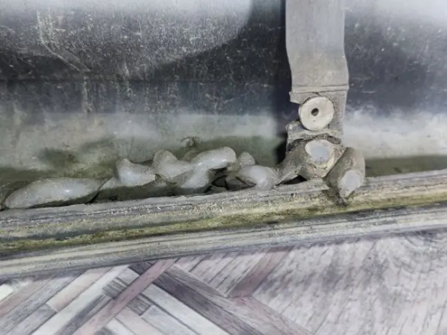 Молдинг передний левый  Range Rover Sport L320