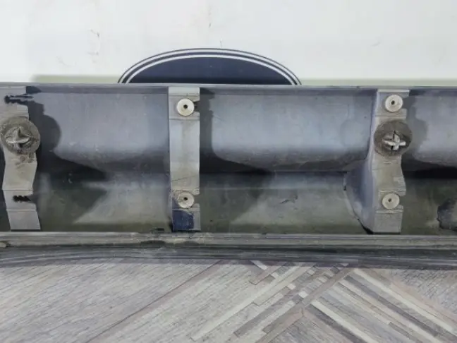 Молдинг передний левый  Range Rover Sport L320