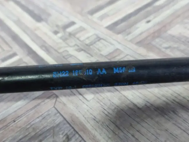 Амортизатор капота Land Rover Sport L320 05-13