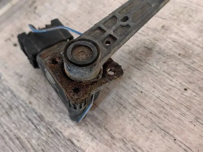 Датчик положения кузова задний RRS L320 рест