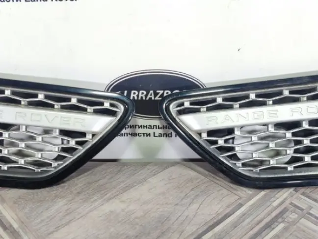 Решетка радиатора жабры Range Rover Sport L320