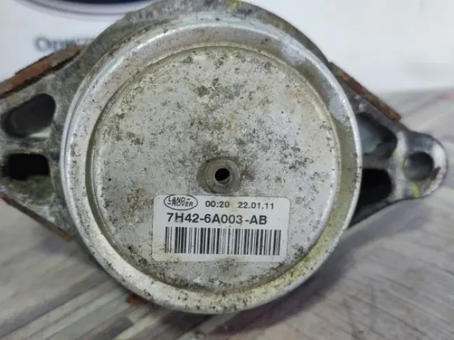 Подушка ДВС правая Range Rover L322 4.4D