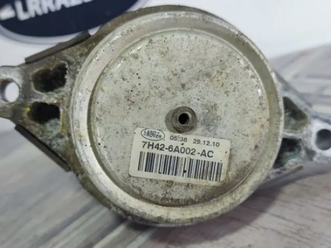 Подушка ДВС левая Range Rover L322 4.4D