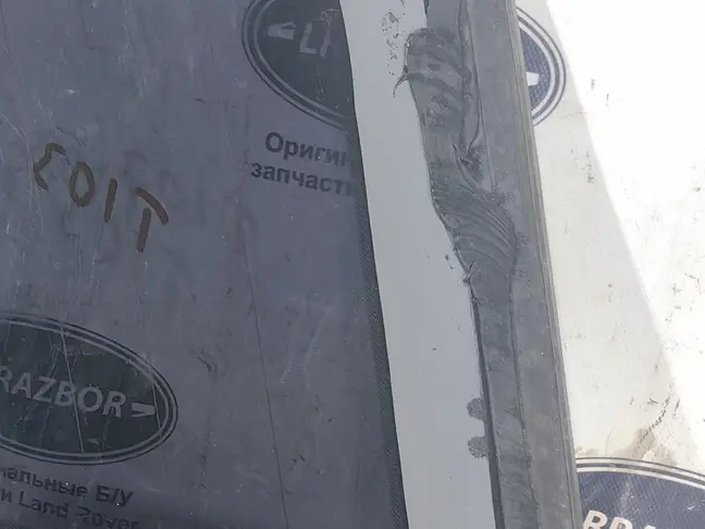 Стекло багажника правое Land Rover Freelander 2