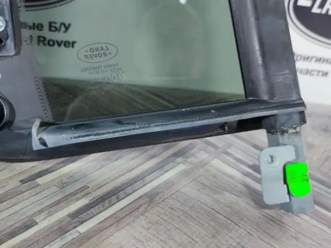 Форточка левая двери Land Rover Freelander 2