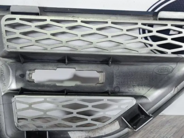 Решетка жабра левая Land Rover Freelander 2 2.2