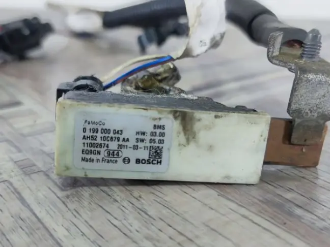 Клемма минус Freelander 2 2.2