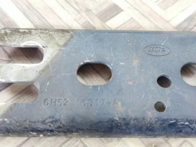 Кронштейн крыла Land Rover Freelander 2