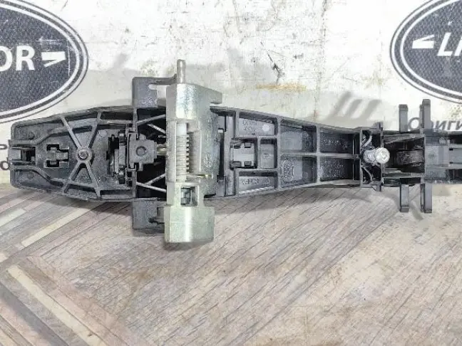 Ручка задняя правая Land Rover Freelander 2 L359