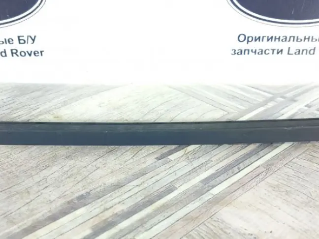 Молдинг стекла левый Land Rover Freelander 2 2.2