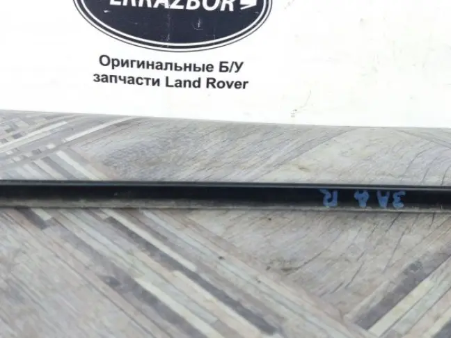 Молдинг стекла правый Land Rover Freelander 2 2.2