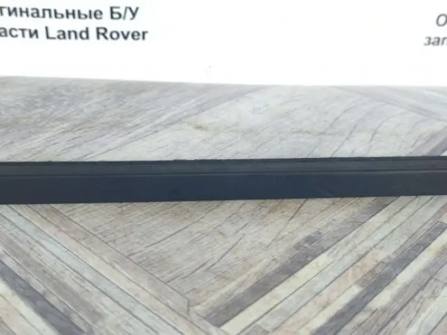 Молдинг стекла правый Land Rover Freelander 2 2.2
