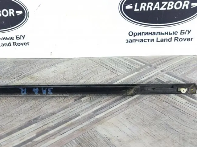 Молдинг стекла правый Land Rover Freelander 2 2.2