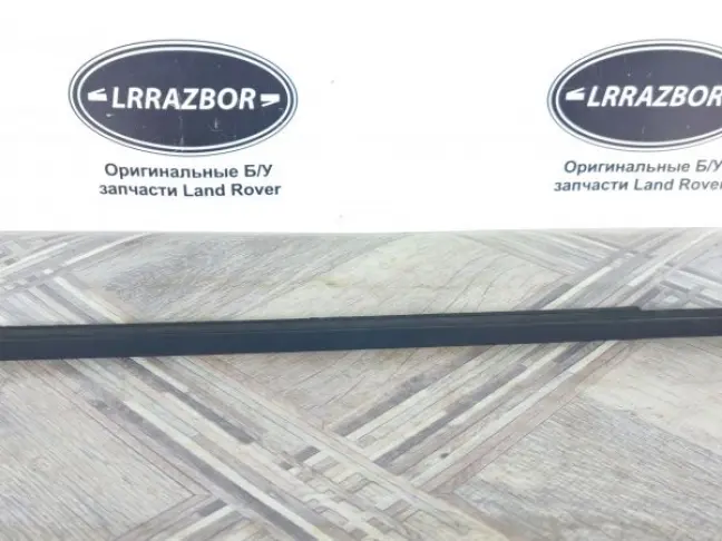Молдинг стекла правый Land Rover Freelander 2 2.2