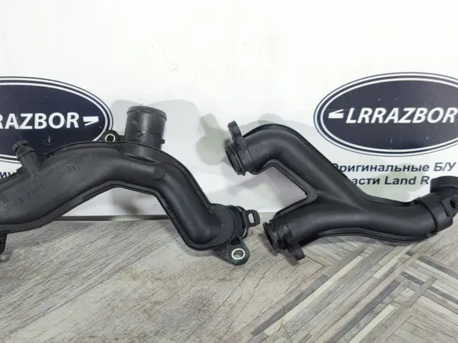 Патрубок охлаждения Range Rover Sport 2 L494 3.0SC