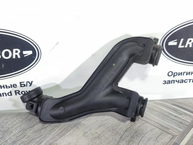Патрубок охлаждения Range Rover Sport 2 L494 3.0SC