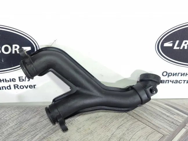 Патрубок охлаждения Range Rover Sport 2 L494 3.0SC
