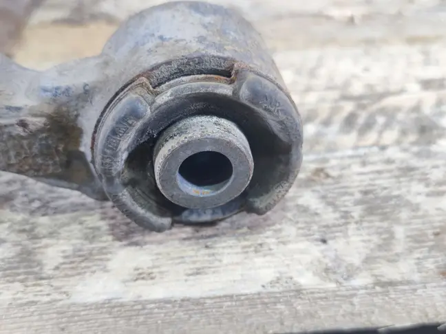 Рычаг передний верхн правый Land Rover Sport L320