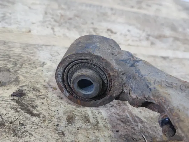 Рычаг передний верхн правый Land Rover Sport L320