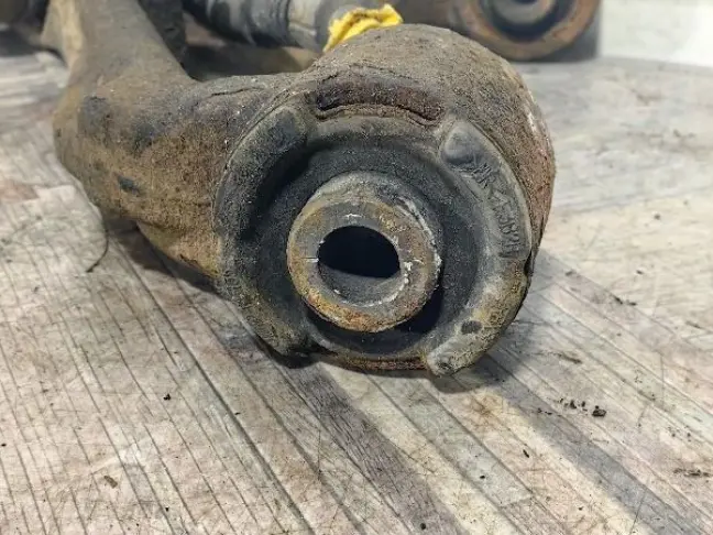 Рычаг передний верхн правый Land Rover Sport L320