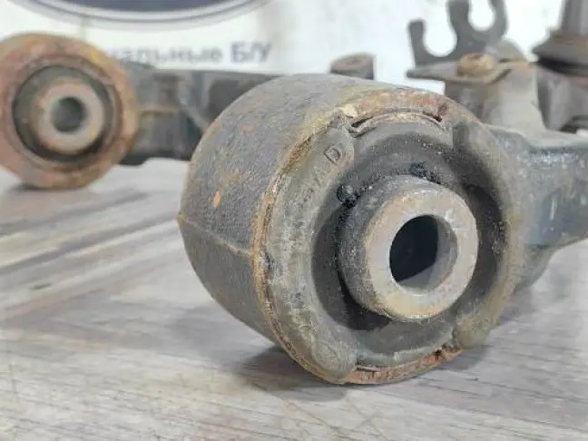 Рычаг передний верхний левый Land Rover Sport L320