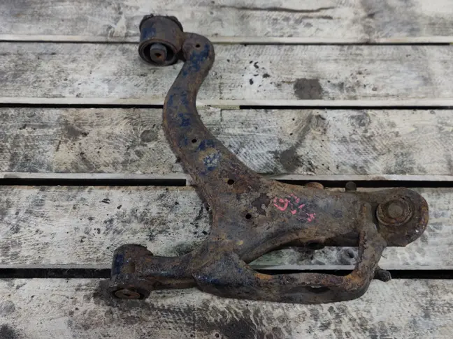 Рычаг передний нижний левый Range Rover Sport L320