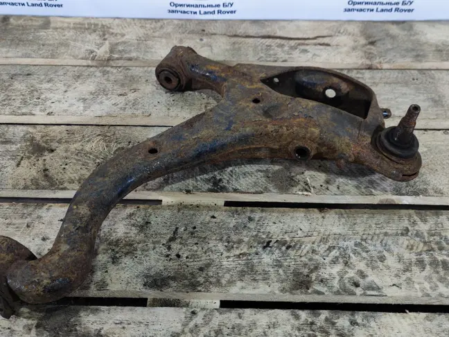 Рычаг передний нижний левый Range Rover Sport L320