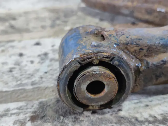 Рычаг передний нижний левый Range Rover Sport L320