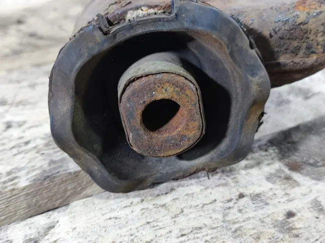 Рычаг передний нижний левый Range Rover Sport L320