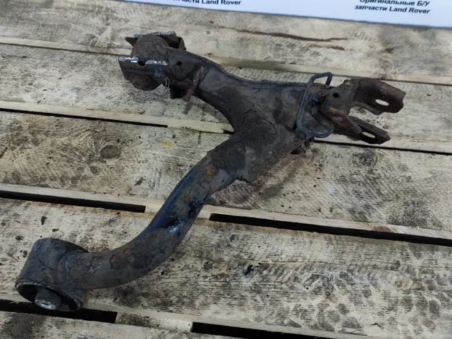 Рычаг задний верхний правый Range Rover Sport L320