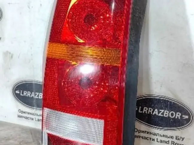 Фонарь задний левый битый DISCOVERY 3 L319 05-09