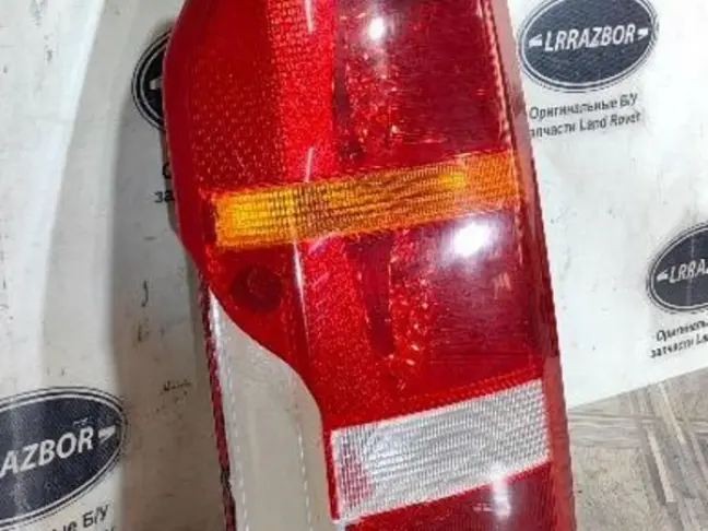 Фонарь задний левый битый DISCOVERY 3 L319 05-09
