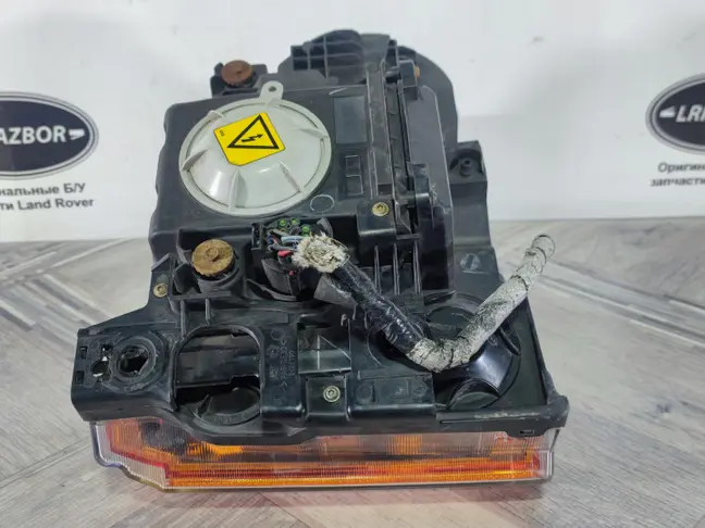 Фара левая адаптивная DISCOVERY 3 L319 05-09