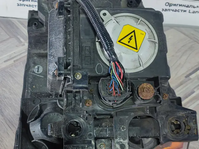 Фара правая адаптивная DISCOVERY 3 L319 05-09