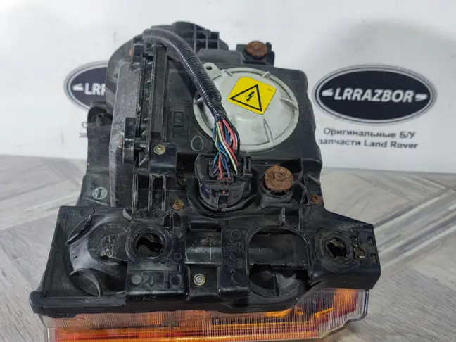 Фара правая адаптивная DISCOVERY 3 L319 05-09