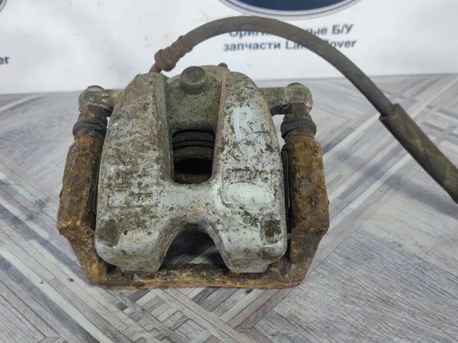 Суппорт правый задний Land Rover Sport L320