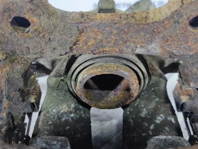 Суппорт правый задний Land Rover Sport L320