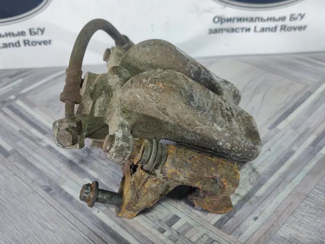 Суппорт правый задний Land Rover Sport L320