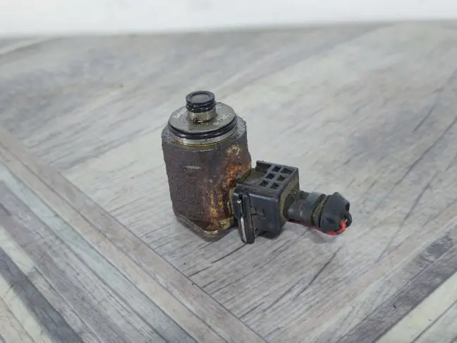 Клапан рулевой рейки Range Rover L320