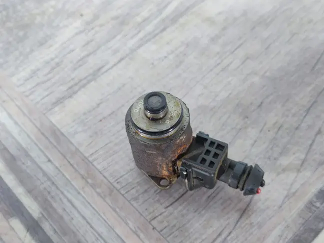 Клапан рулевой рейки Range Rover L320