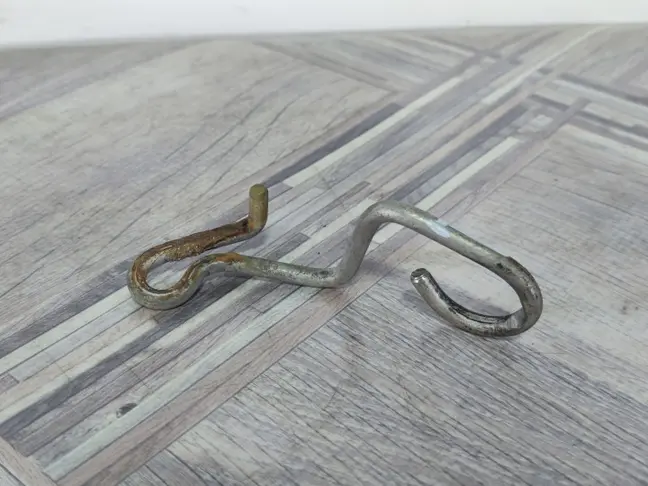 Кронштейн троса ручника DISCOVERY 3/4 L319