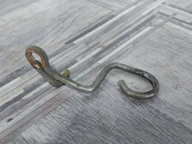 Кронштейн троса ручника DISCOVERY 3/4 L319