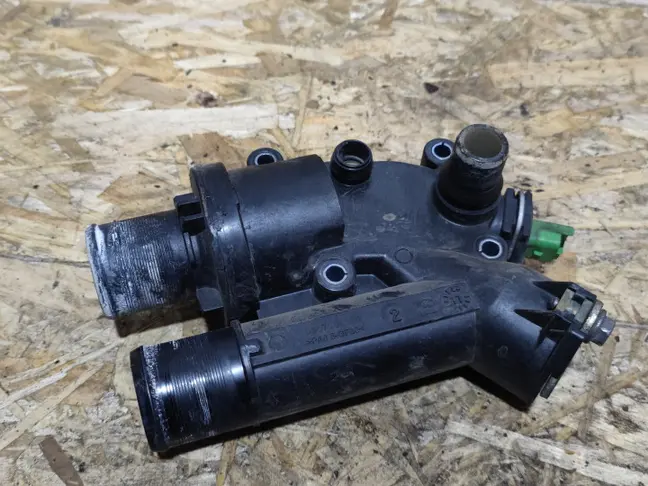 Термостат Land Rover Freelander 2 2.2