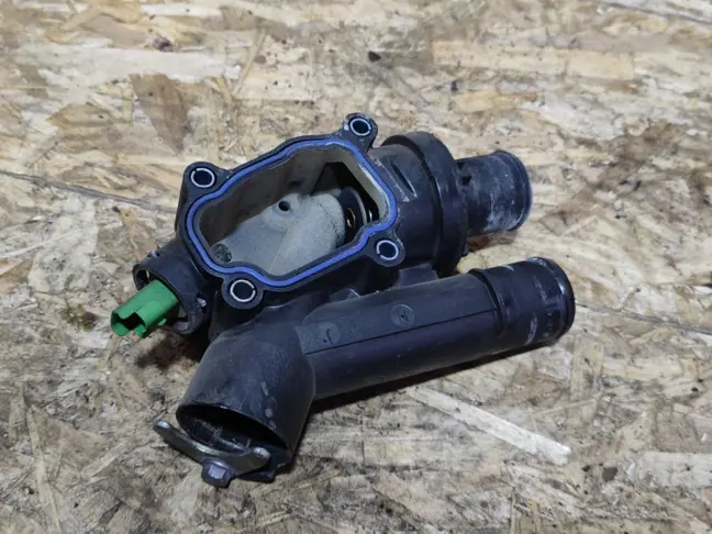 Термостат Land Rover Freelander 2 2.2