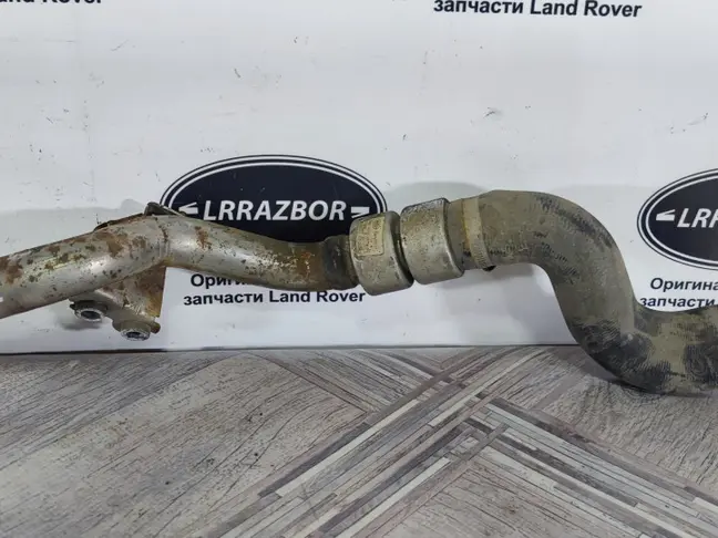 Патрубок турбины левый Range Rover L320 3.6