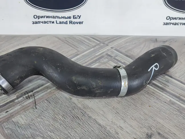 Патрубок верхний правый Range Rover L320 3.6