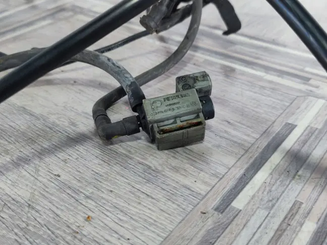 Клапан вакуумный турбины Range Rover 3 L322 3.6