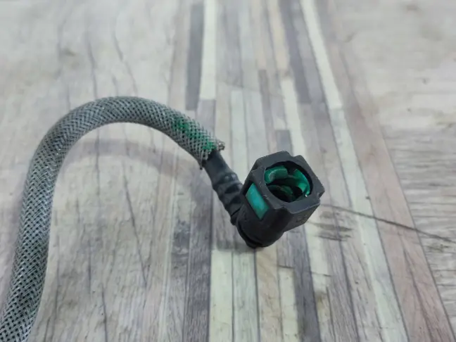 Трубка топливная Range Rover Sport L320 3.6