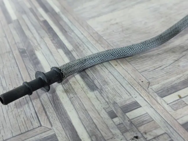 Трубка топливная Range Rover Sport L320 3.6